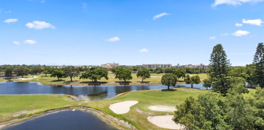 Condo in Davie, Florida, 2 bedrooms № 2246562