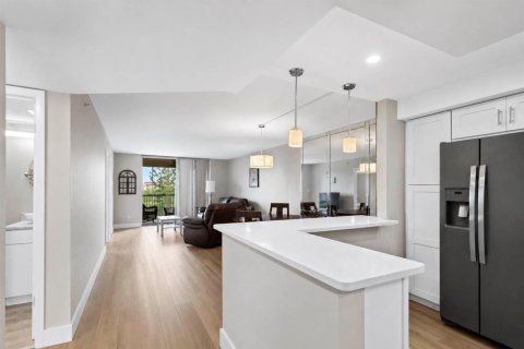 Condo in Davie, Florida, 2 bedrooms № 2246562 - photo 3
