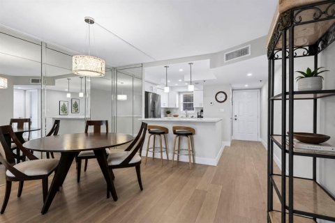 Condo in Davie, Florida, 2 bedrooms № 2246562 - photo 8
