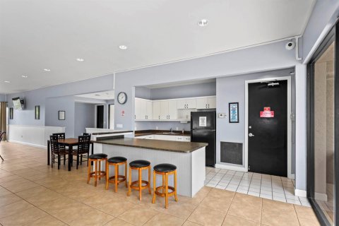 Condo in Davie, Florida, 2 bedrooms № 2246562 - photo 21
