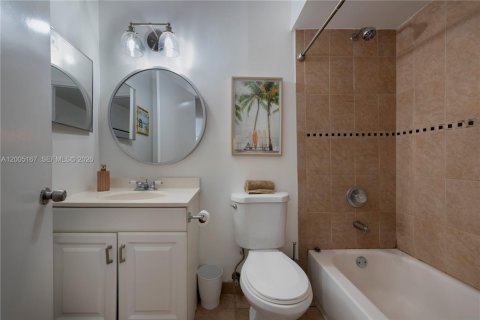 Touwnhouse à vendre à Cutler Bay, Floride: 3 chambres, 120.12 m2 № 2069618 - photo 14