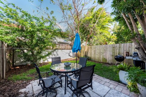 Touwnhouse à vendre à Cutler Bay, Floride: 3 chambres, 120.12 m2 № 2069618 - photo 2