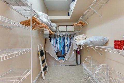 Снять в аренду виллу или дом в Юниверсити-Парк, Флорида 3 спальни, 189.89м2, № 212986 - фото 19