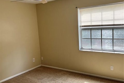 Touwnhouse à louer à Brandon, Floride: 2 chambres, 94.76 m2 № 2415343 - photo 9