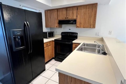 Touwnhouse à louer à Brandon, Floride: 2 chambres, 94.76 m2 № 2415343 - photo 6
