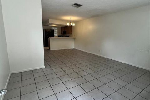 Touwnhouse à louer à Brandon, Floride: 2 chambres, 94.76 m2 № 2415343 - photo 2