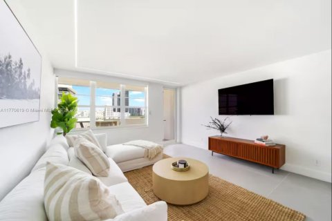 Copropriété à louer à Miami Beach, Floride: 1 chambre, 78.5 m2 № 1868227 - photo 1