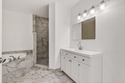 Copropriété à vendre à West Palm Beach, Floride: 2 chambres, 124.86 m2 № 2272244 - photo 8
