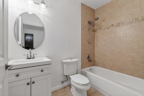 Copropriété à vendre à West Palm Beach, Floride: 2 chambres, 124.86 m2 № 2272244 - photo 12