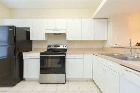 Touwnhouse à vendre à Tampa, Floride: 2 chambres, 119.29 m2 № 1914864 - photo 5
