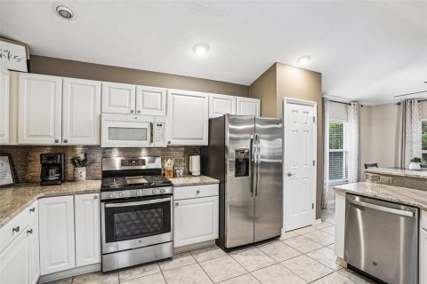 House in The Villages, Florida 3 bedrooms, 189.15 sq.m. № 2403361 - photo 20