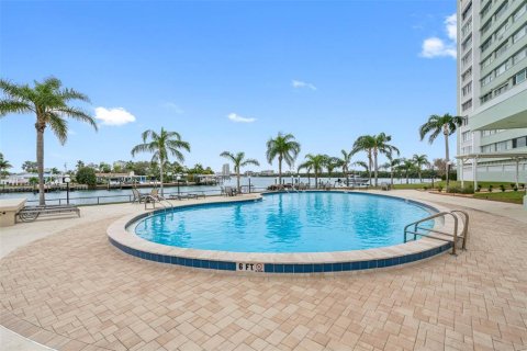 Copropriété à vendre à Clearwater, Floride: 2 chambres, 120.31 m2 № 1722300 - photo 4