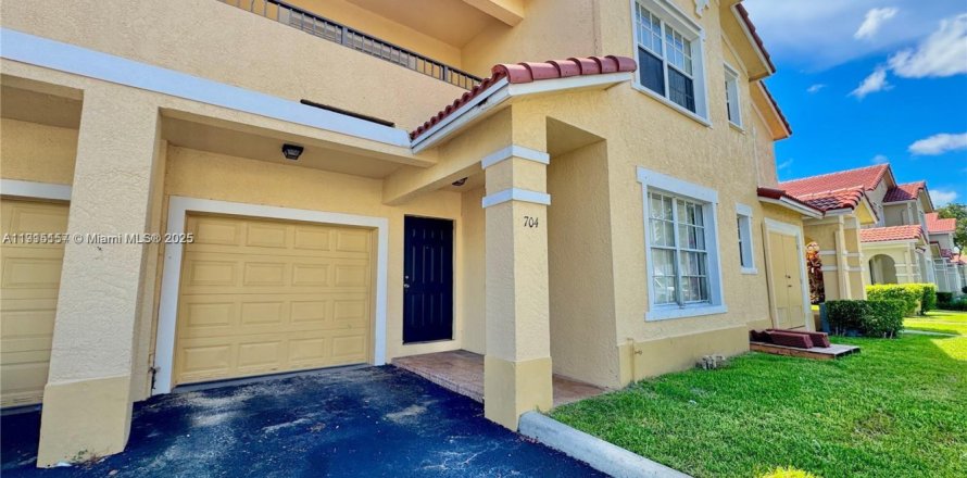 Condo in North Lauderdale, Florida, 1 bedroom  № 1971380