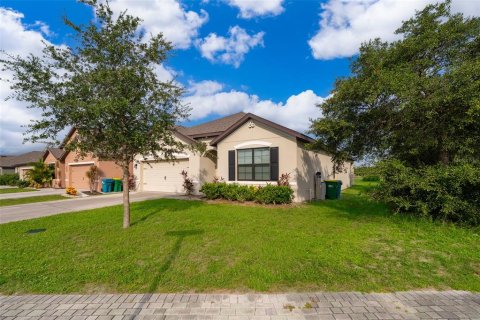 House in Mims, Florida 4 bedrooms, 170.01 sq.m. № 1829321 - photo 3