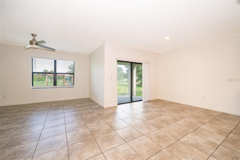 House in Mims, Florida 4 bedrooms, 170.01 sq.m. № 1829321 - photo 16