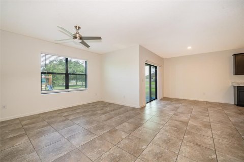 House in Mims, Florida 4 bedrooms, 170.01 sq.m. № 1829321 - photo 11