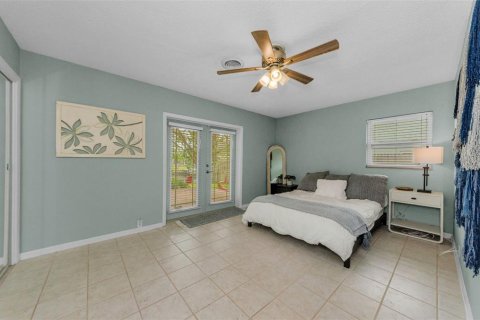 House in Saint Petersburg, Florida 3 bedrooms, 165.27 sq.m. № 1820515 - photo 17