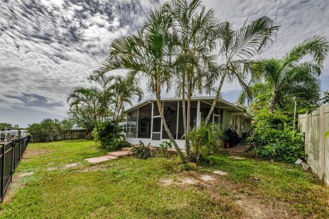 House in Saint Petersburg, Florida 3 bedrooms, 165.27 sq.m. № 1820515 - photo 30