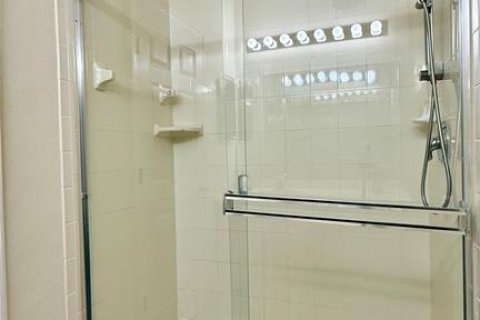 Купить кондоминиум в Киссимми, Флорида 3 комнаты, 132.57м2, № 2133862 - фото 16