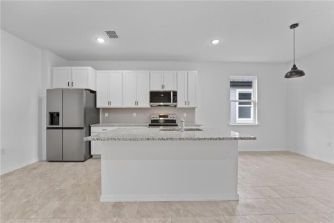 House in Orlando, Florida 4 bedrooms, 159.79 sq.m. № 2094361 - photo 11