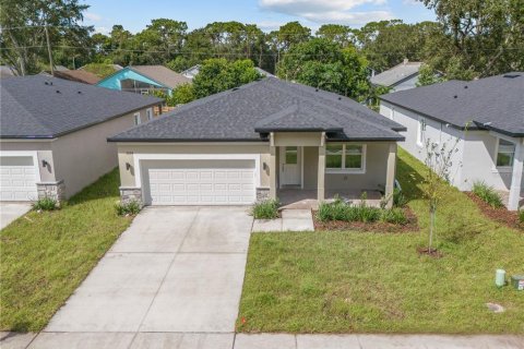 House in Orlando, Florida 4 bedrooms, 159.79 sq.m. № 2094361 - photo 2