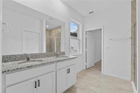 House in Orlando, Florida 4 bedrooms, 159.79 sq.m. № 2094361 - photo 20