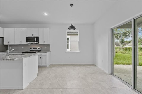 House in Orlando, Florida 4 bedrooms, 159.79 sq.m. № 2094361 - photo 10