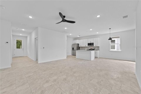 House in Orlando, Florida 4 bedrooms, 159.79 sq.m. № 2094361 - photo 8