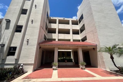 Condo in Oakland Park, Florida, 2 bedrooms  № 2154651 - photo 19