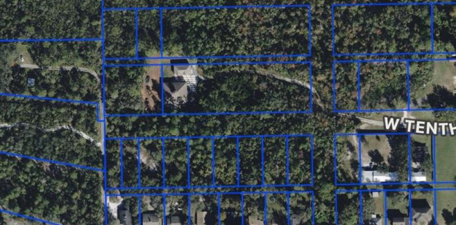Terrain à Chuluota, Floride № 1913105