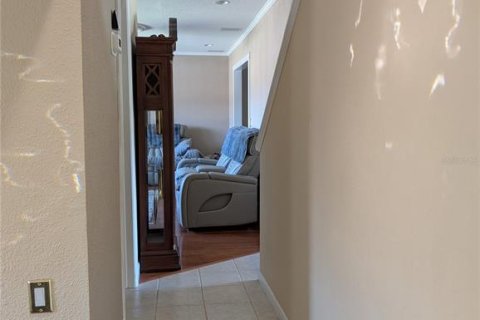 Casa en venta en Tampa, Florida, 5 dormitorios, 263.19 m2 № 2291906 - foto 27