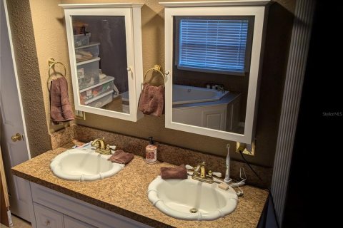 Casa en venta en Tampa, Florida, 5 dormitorios, 263.19 m2 № 2291906 - foto 7