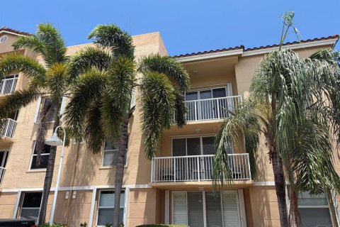Apartamento en alquiler en Dania Beach, Florida, 2 dormitorios, 100.15 m2 № 2271455 - foto 2