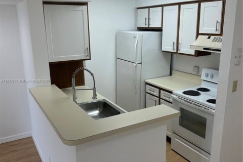Condo in Davie, Florida, 2 bedrooms  № 1839449 - photo 7