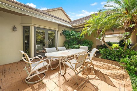 House in Jupiter, Florida 3 bedrooms, 279.82 sq.m. № 2175860 - photo 5