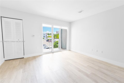Купить кондоминиум в Майами, Флорида 2 спальни, 118.26м2, № 1699661 - фото 2