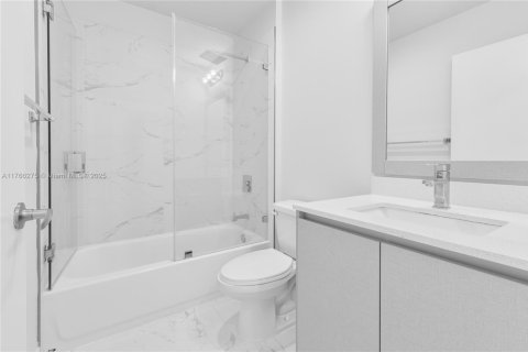 Купить кондоминиум в Майами, Флорида 2 спальни, 118.26м2, № 1699661 - фото 16