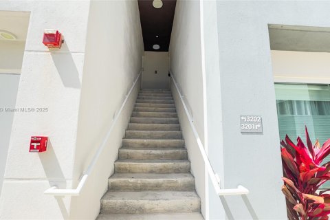 Купить кондоминиум в Майами, Флорида 2 спальни, 118.26м2, № 1699661 - фото 28
