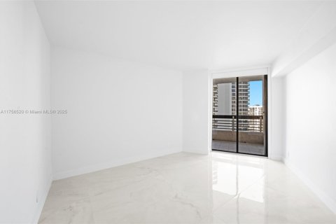 Condo in Aventura, Florida, 2 bedrooms  № 1864610 - photo 24