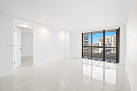 Condo in Aventura, Florida, 2 bedrooms  № 1864610 - photo 13
