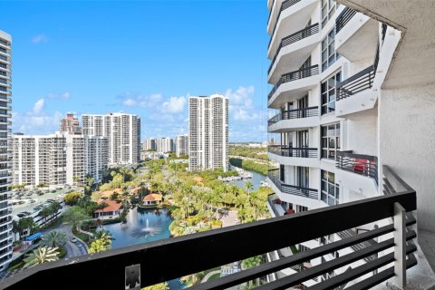 Condo in Aventura, Florida, 2 bedrooms  № 1864610 - photo 25