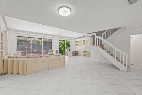 Adosado en venta en Doral, Florida, 3 dormitorios, 163.42 m2 № 2174271 - foto 9