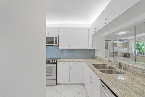 Adosado en venta en Doral, Florida, 3 dormitorios, 163.42 m2 № 2174271 - foto 17