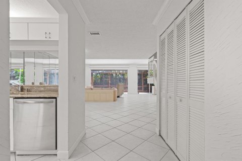 Adosado en venta en Doral, Florida, 3 dormitorios, 163.42 m2 № 2174271 - foto 6