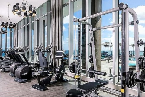 Condo in Hollywood, Florida, 2 bedrooms № 2079489 - photo 16