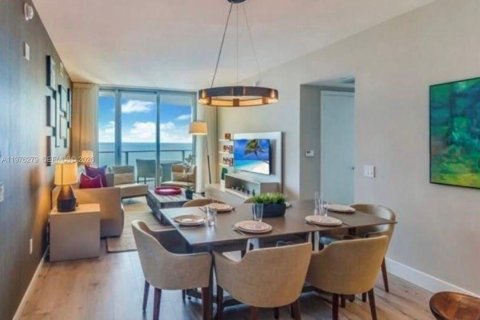 Condo in Hollywood, Florida, 2 bedrooms № 2079489 - photo 22