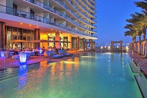 Condo in Hollywood, Florida, 2 bedrooms № 2079489 - photo 3