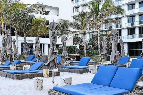 Condo in Hollywood, Florida, 2 bedrooms № 2079489 - photo 26