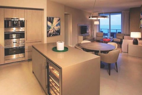 Condo in Hollywood, Florida, 2 bedrooms № 2079489 - photo 20