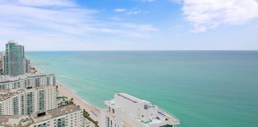 Condo in Hollywood, Florida, 2 bedrooms № 2079489